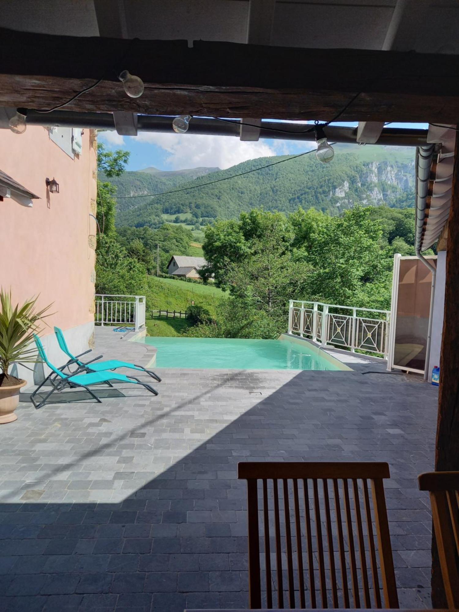 Maison Ainerak Gite A Sainte Engrace La Pierre Saint Martin Buitenkant foto